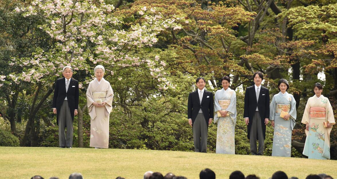 日本皇室春季游园赏花会：福原爱受邀出席被问及老公