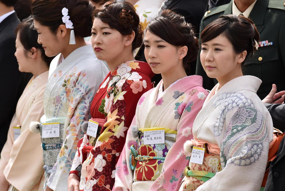 日本皇室春季游园赏花会：福原爱受邀出席被问及老公