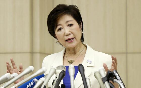 多次叫板，毫无政治节操的小池百合子搞得安倍要下台