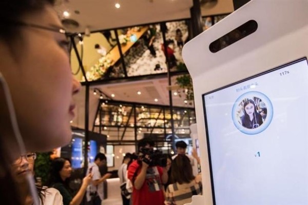 Facebook宣布进入刷脸时代，自行研发Face ID面部识别技术
