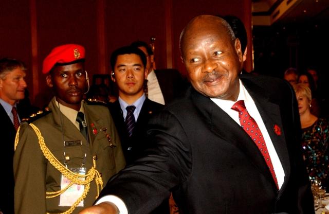乌干达穆塞韦尼：找中国使馆要5本毛选后闹革命当总统