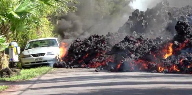 夏威夷大岛基拉韦厄火山喷发熔岩滚滚而至居民准备疏散