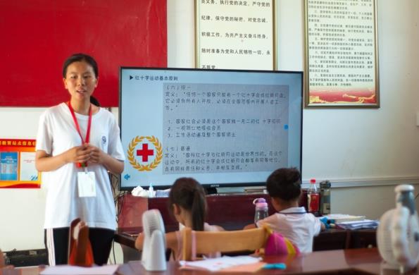 学习红十字会知识，宣扬博爱奉献精神