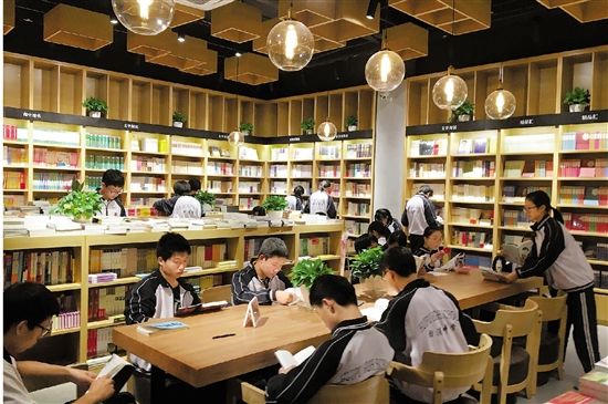 建设书香校园以文化滋养心灵，实体书店不可缺席校园