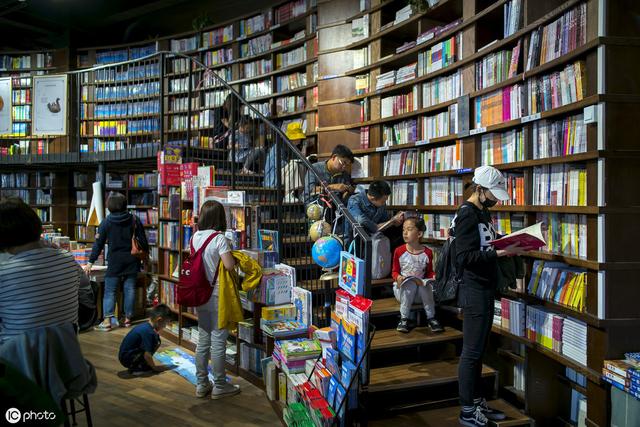 教育部：各高校应至少有一所实体书店，没有的尽快补建