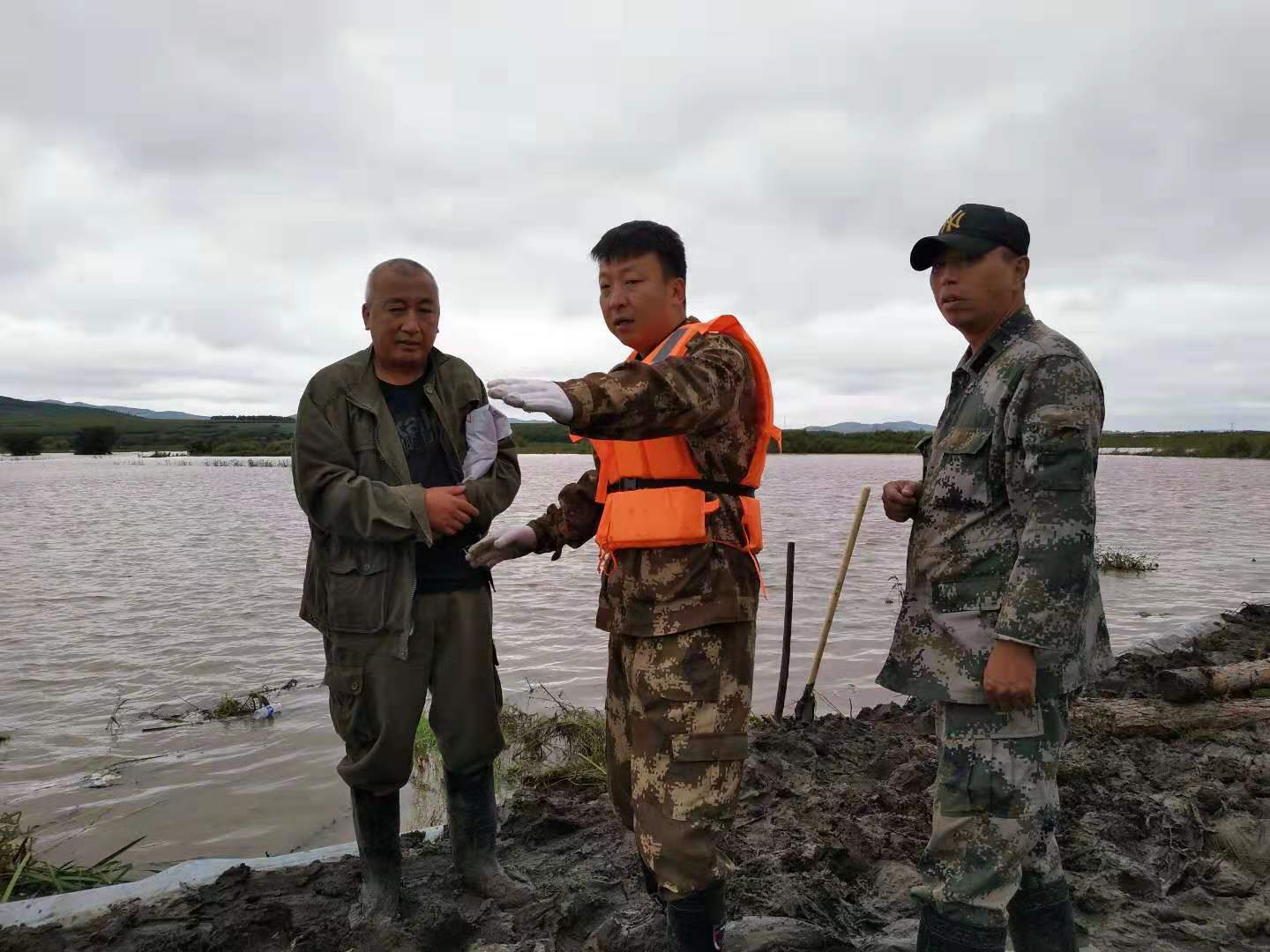 夹信子镇水利站站长王茂强：守护他热爱的土地和家园