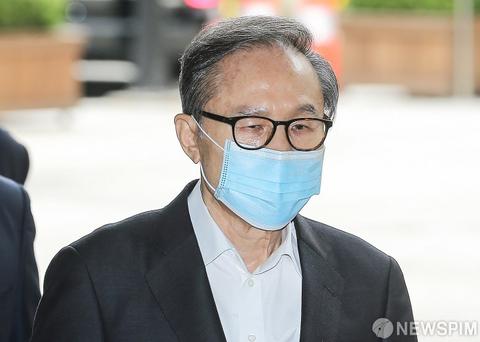 韩国前总统李明博难逃厄运，二审获17年徒刑当庭被捕