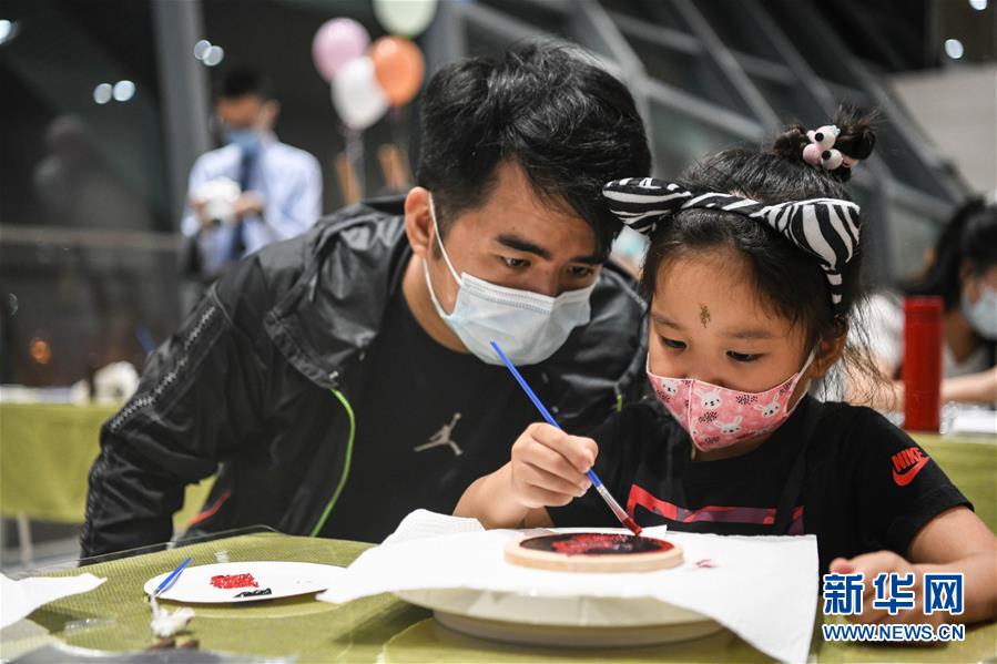 夜游乐趣多，成都博物馆启动“周末儿童博物馆”活动