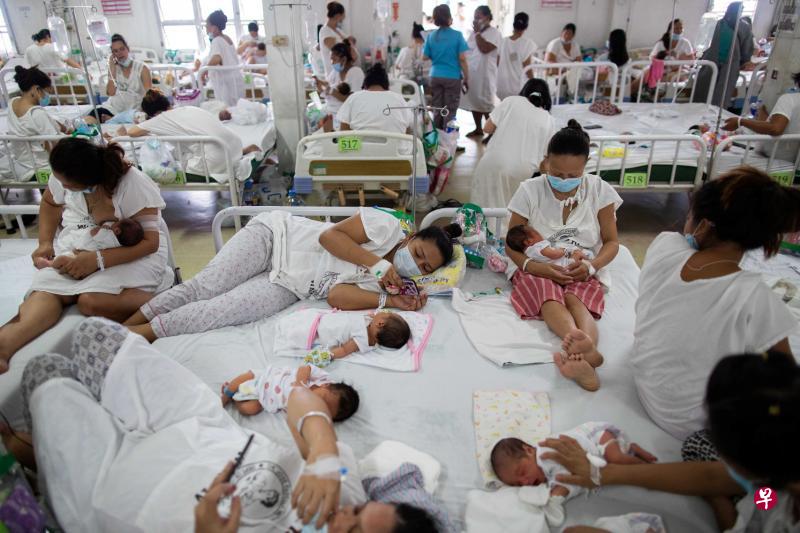 有产妇连躺下地方都没有，菲律宾妇科病房拥挤难防疫