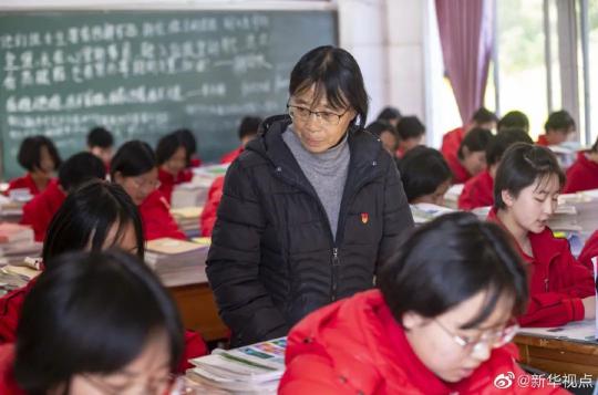 华坪女子高级中学校长张桂梅：把大爱洒满金沙江两岸