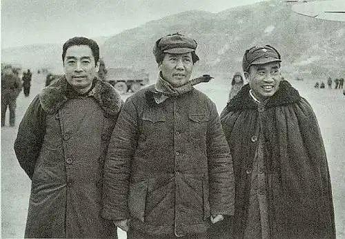 人民领袖毛泽东、周恩来和邓小平的简朴春节和勤俭人生
