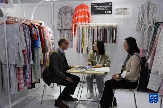 纽约纺织服装展：中国纺织出口企业借纽约展会拓商机