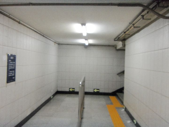 管庄地铁站垃圾广告绝迹，最肮脏地铁站自此常年保持干净整洁