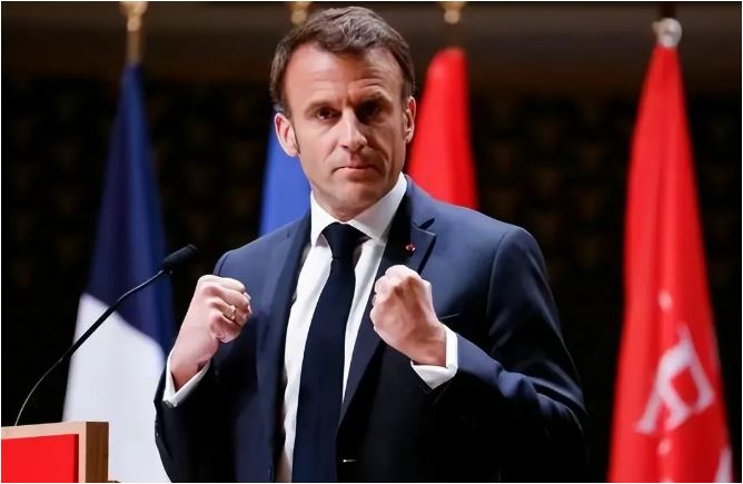 这才是一个欧洲政治领袖该有的样子：法兰西觉醒！马克龙雄起！