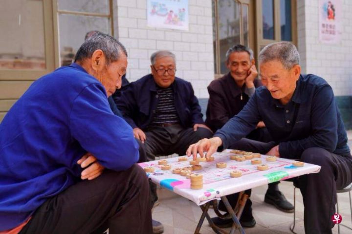 女性50退休是上世纪50年代规定当时预期寿命不到60，中国退休年龄过低强迫退休浪费资源 ...