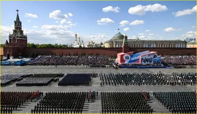 今年活动调整和来自乌克兰安全威胁相关，俄罗斯这次红场阅兵有种从未见过的紧张 ... ...