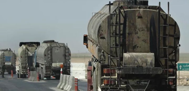 美军偷油成家常便饭，美国军事基地再次行动42辆偷油车涌入叙利亚
