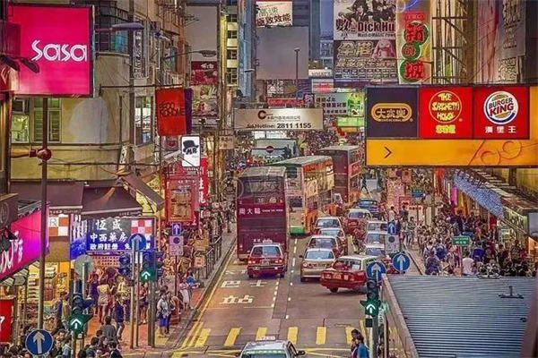 香港人的生活水平已经达到什么程度了：只要有地方住，打工收入是不错的