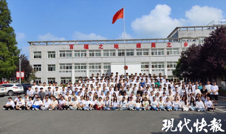 投入上百万元，连云港灌南县百禄镇连续7年助力本地大学新生入学