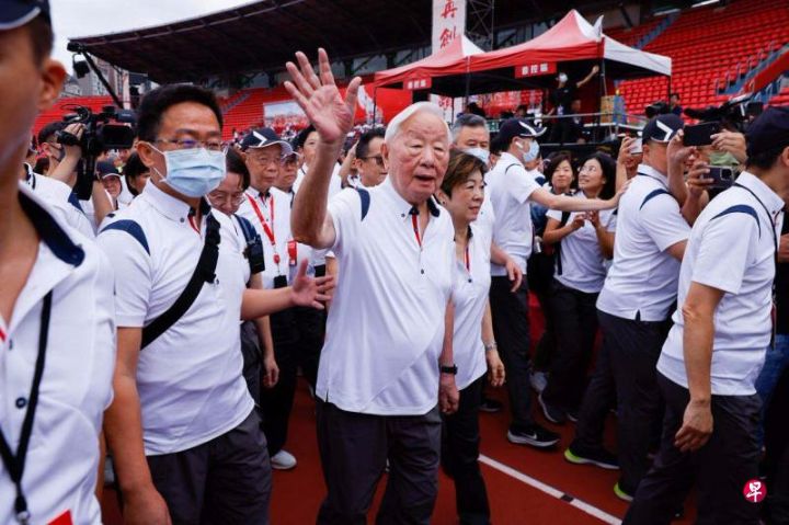 张忠谋：台湾半导体制造优势在于工程师勤奋刻苦，二三十年后将因政策调整而不再 ...