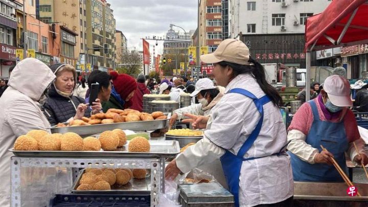 距离俄罗斯最近城市黑河入境人员数量迅速激增，中俄互免签证重启俄人到黑河吃早餐 ... ...