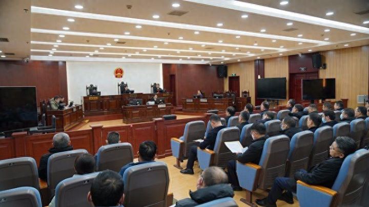整治基层不作为乱作为现象，连云港市依法治市办组织县乡三级政府及部门领导旁听庭审 ...