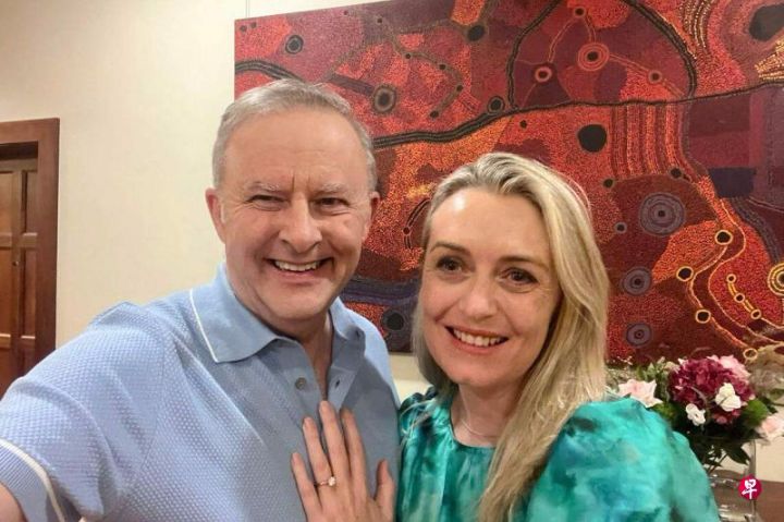 澳大利亚总理阿尔巴尼斯宣布情人节求婚成功，并在社交媒体平台X发布他与女友的合照 ...
