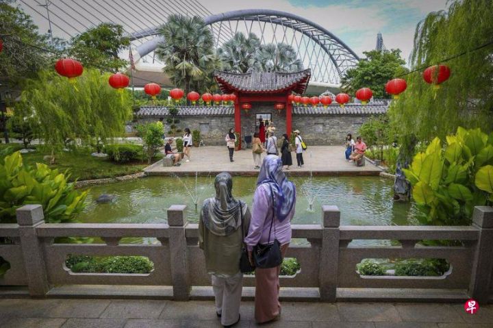 亲商政策低消费水平多元文化吸引中国人涌入谋发展，处处有中国人身影马来西亚迎新机遇 ...