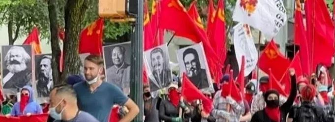 美国共产主义者宣布成立政党举共产国际旗高呼：只有一个解决办法，那就是共产主义革命 ... ... ...