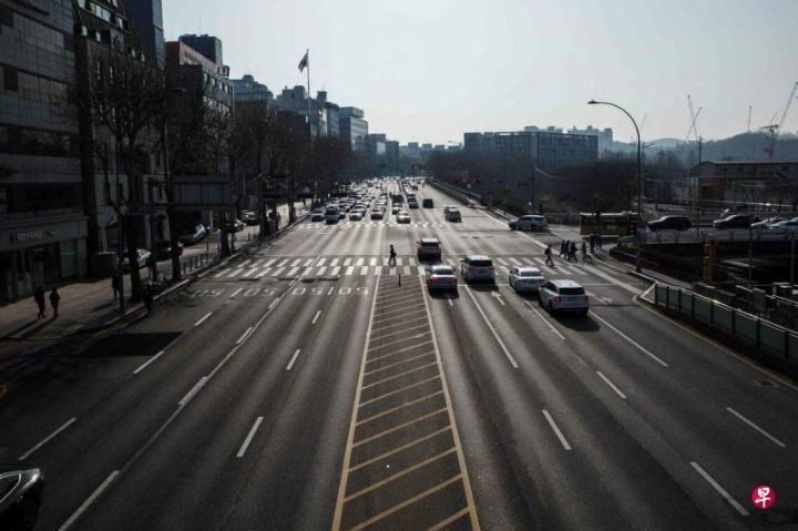 韩国首尔市内巴士工会：与资方协商未果决定按原定计划凌晨启动罢工，首尔98%巴士停运 ...