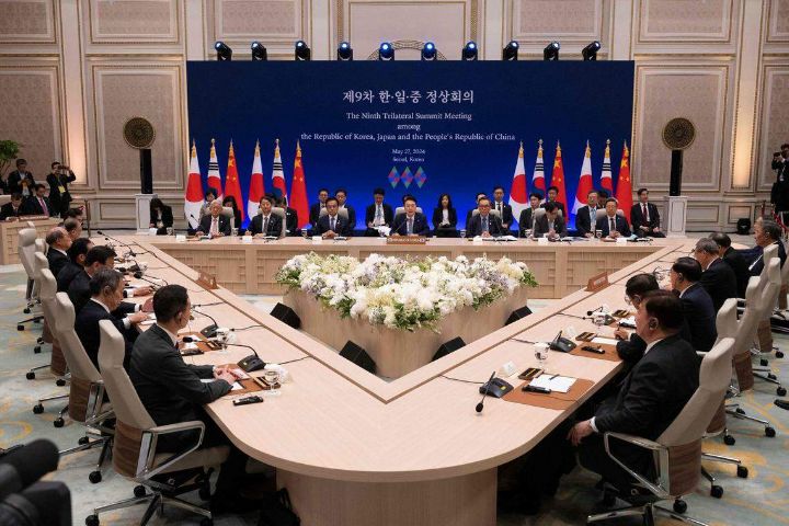 李强总理：世界局势深刻变化但三国关系依然不变，中日韩领导人会议是三国关系全新开始 ...
