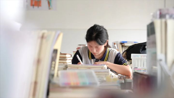 姜萍在学习