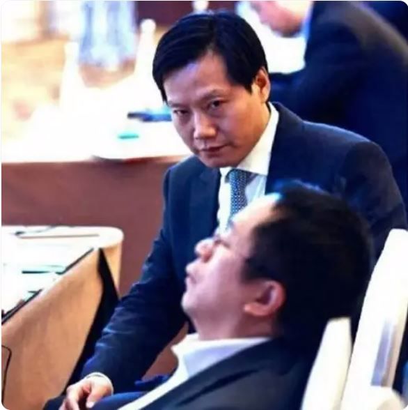 周鸿祎回应睡觉时被雷军瞪：当时什么也没发生，他满眼诧异和惊讶是着急要不要叫醒自己 ...