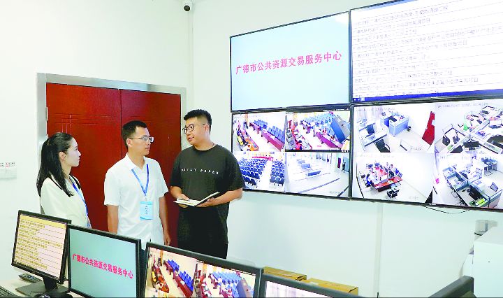 查处代理机构拉拢腐蚀公职人员督促加强行业自律和监督管理，严防代理机构充当腐败中介 ...