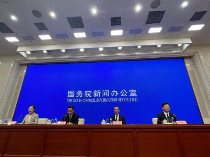国家广电总局：将积极推动运营商和电视机厂商把功能完全内置，尽早实现看电视不再需要机顶盒 ...