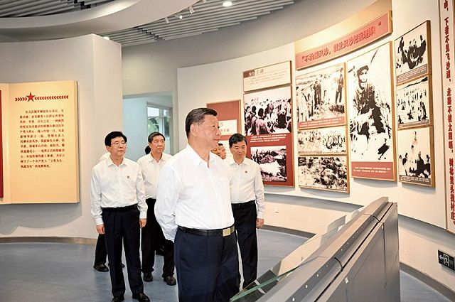 习近平在漳州市东山县谷文昌纪念馆考察