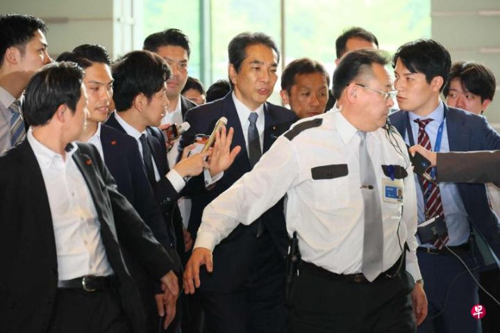 为自己不当讲话承担责任，因不食人间烟火从不买米陷政治风暴的日本农林部长江藤拓辞职 ...