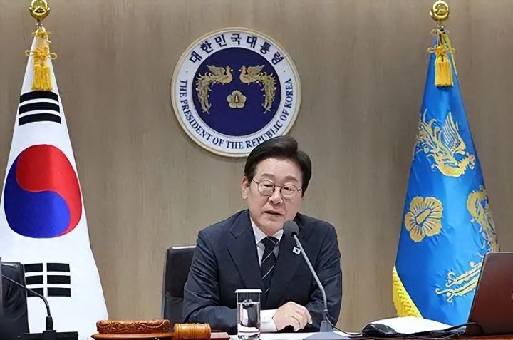 思考13天后韩国总统李在明决定不出席中国阅兵？内政外交形势复杂，还要看特朗普的脸色 ...