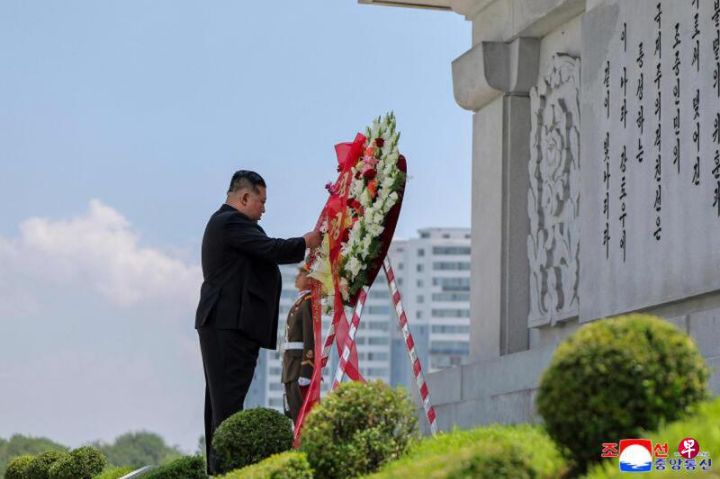 停战72周年朝鲜领导人金正恩参谒中朝友谊塔，表示永志不忘中国人民志愿军烈士战斗功勋 ...