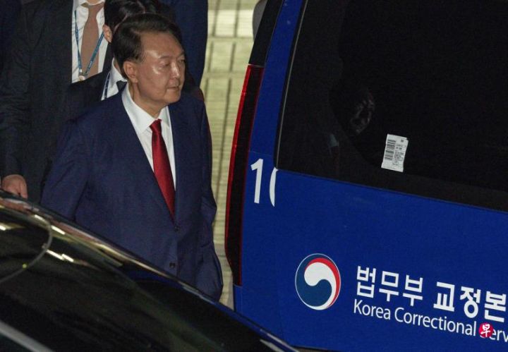 因尹锡悦强烈反抗导致独检组未能正常执行拘留令，金建希弊案独检组试图强制尹到案未果 ...