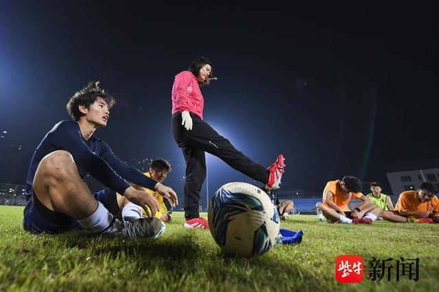 镇得住场子的苏超唯一女主帅泰州队主教练周高萍