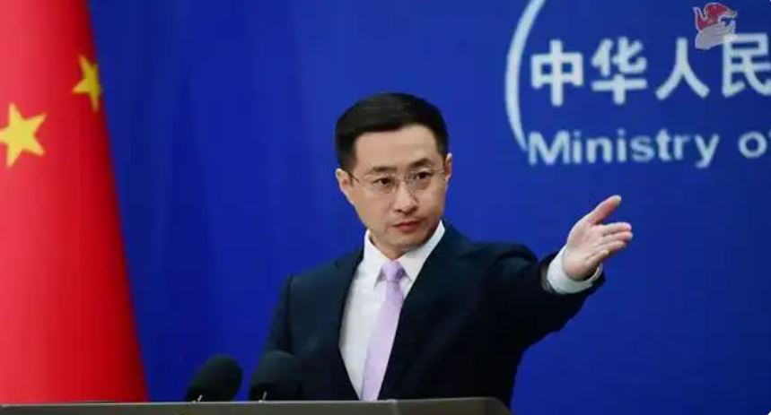 日本舰艇侵闯中国领海，中方至少发射两发炮弹？外交部回应