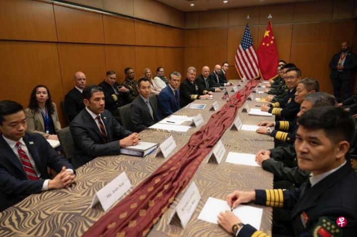 美国国防部长赫格塞斯会晤中国防长董军后，双方同意建立两军沟通渠道化解冲突缓和矛盾 ...