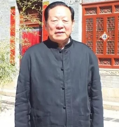 坚信自己家庭成员不应享受任何特权，李鹏总理打电话给副部长胡富国你的夫人还在烧锅炉 ...