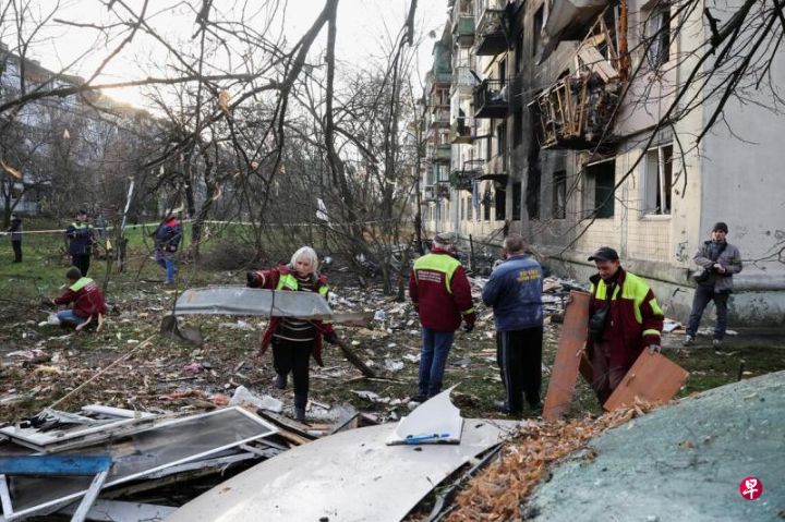 俄军对基辅发动大规模袭击30多人死伤，英国前情报主管：普京无意与乌克兰达成和平协议 ...