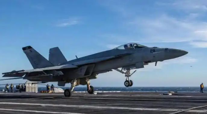 美军承认误判击落美军战机：去年12月美导弹巡洋舰在红海水域击落自家“超级大黄蜂” ...