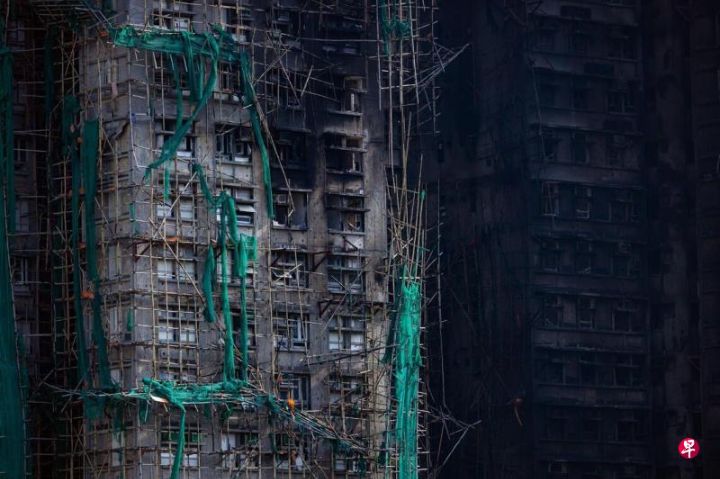 香港大埔宏福苑上周发生全港近80年来最严重火灾，其中一座大厦被烧后外墙面目全非 ...
