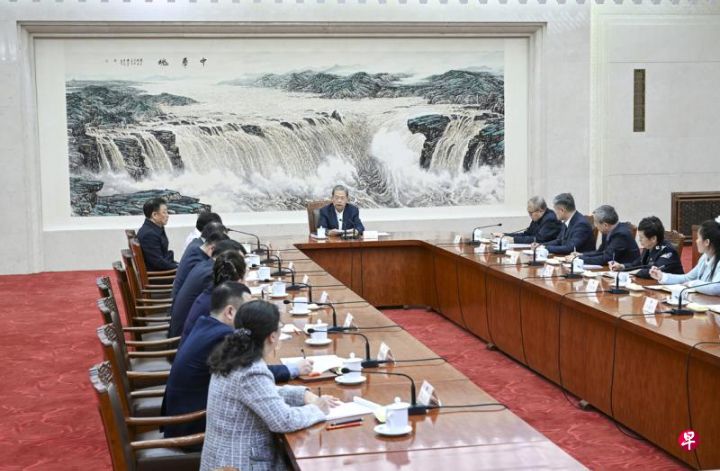 赵乐际吁人大代表以严肃负责态度参加大会审议和表决，严守会风会纪讲实话道实情出实招 ...