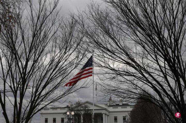 认为总统特朗普和民主党领导人没有倾听民意，美国民众呼吁领导人走出办公室走进社群 ... ...