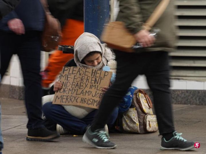 中国博主发明“美国斩杀线”理论爆红，中国网民本周纷纷关心起遥远的美国“底层悲歌” ... ...